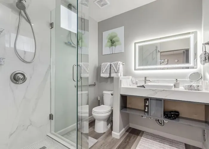 Apartment Stylish And Prestigious - 2 Bed 2 Bath On The Avenue