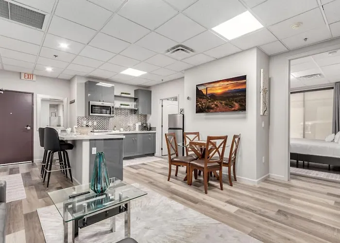 Stylish And Prestigious - 2 Bed 2 Bath On The Avenue *