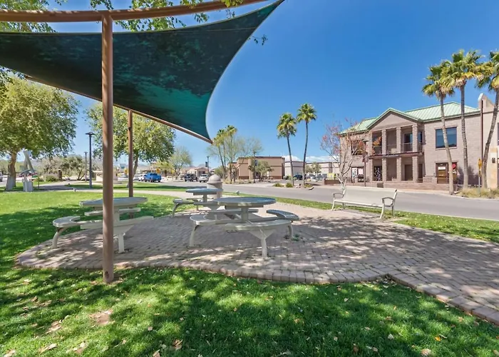 Apartment Stylish And Prestigious - 2 Bed 2 Bath On The Avenue *
